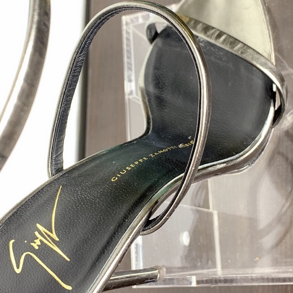 Giuseppe Zanotti - Picture 3 of 8